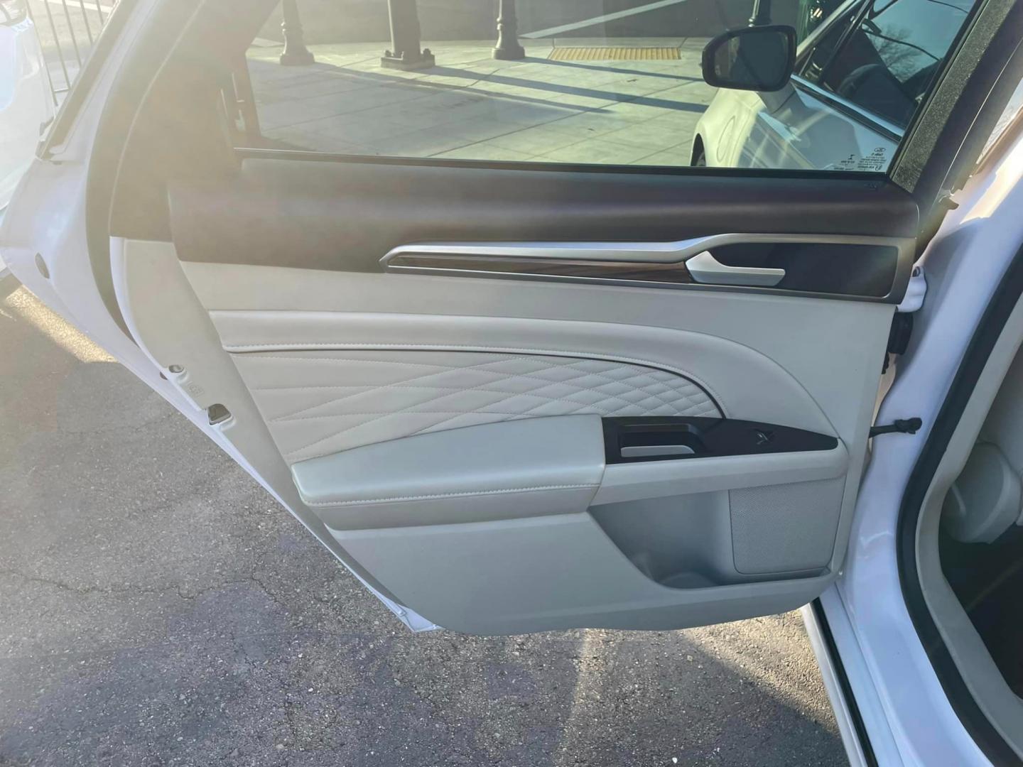 2018 WHITE /White Gold Ford Fusion Energi (3FA6P0SU0JR) , located at 744 E Miner Ave, Stockton, CA, 95202, (209) 944-5770, 37.956863, -121.282082 - PLUS TAXES AND FEES - Photo#10